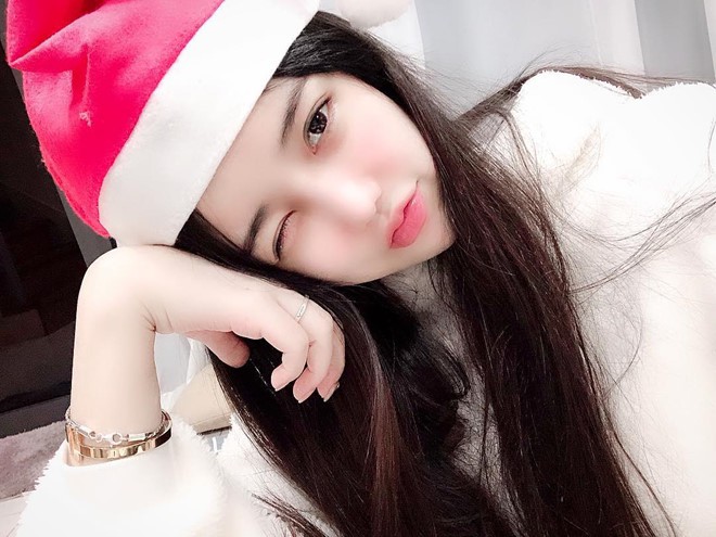 Ngắm vẻ nóng bỏng của hot girl Hàn Quốc bị phát tán clip nóng trong