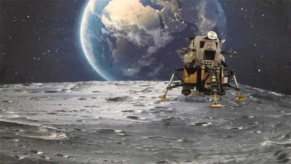 Một kỹ sư không gian đã tìm ra cách đưa tàu Apollo 11 phiên bản Lego lên Mặt Trăng? - Ảnh 1.