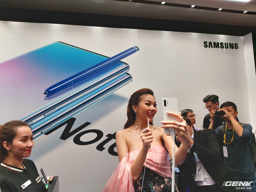 Galaxy Note10 v&agrave; Note10  ch&iacute;nh thức ra mắt tại Việt Nam: gi&aacute; từ 22,9 triệu đồng, mở b&aacute;n 23/8 - Ảnh 14.