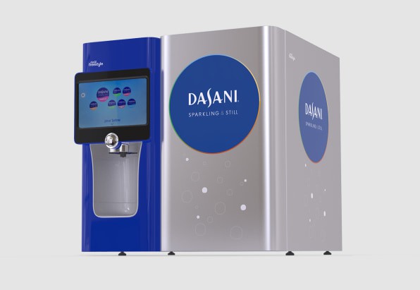 Máy bán nước uống tự động mới của Dasani chỉ bán khi bạn mang theo chai riêng - Ảnh 2.