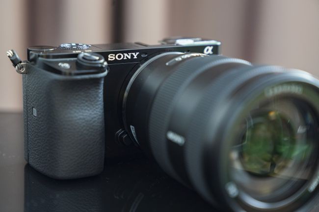 Sony ra mắt bộ đôi máy ảnh không gương lật A6100 và A6600 cùng 2 ống kính mới - Ảnh 3.