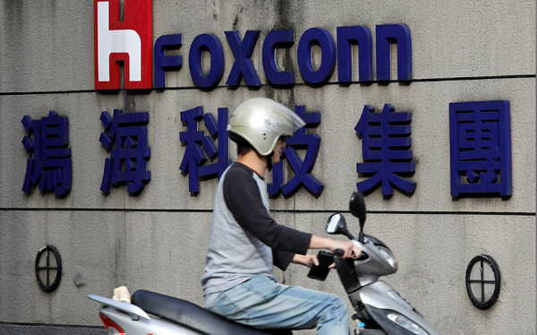Reuters: Foxconn muốn bán nhà máy 8,8 tỷ USD mới xây tại Trung Quốc - Ảnh 1.
