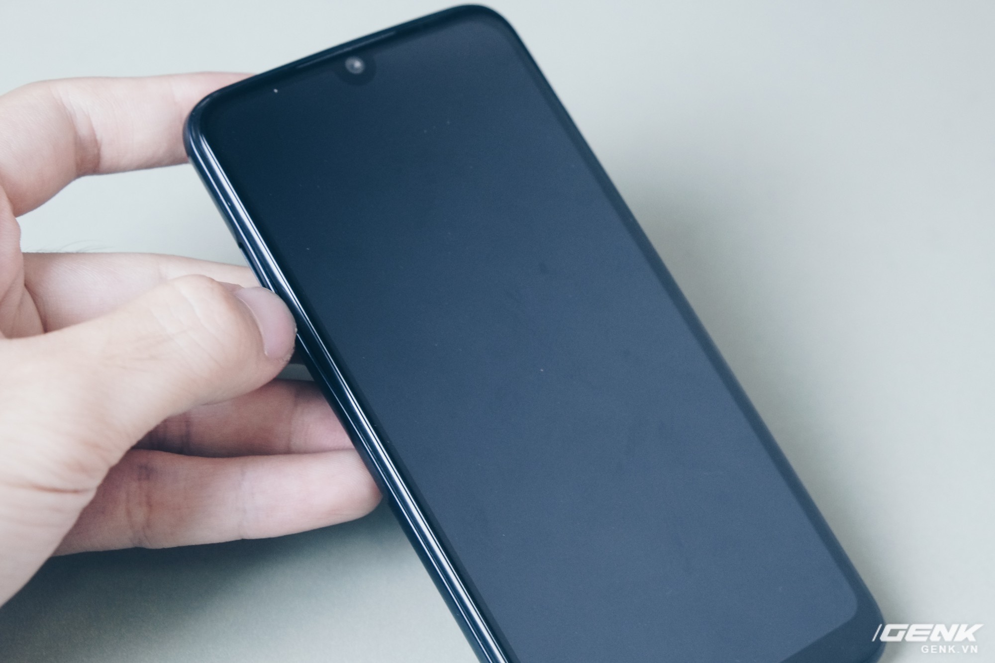 Mổ bụng Vsmart Star: Bên trong smartphone giá rẻ của Vsmart có gì? - Ảnh 1. Mổ bụng Vsmart Star: Bên trong smartphone giá rẻ của Vsmart có gì? - Ảnh 1.