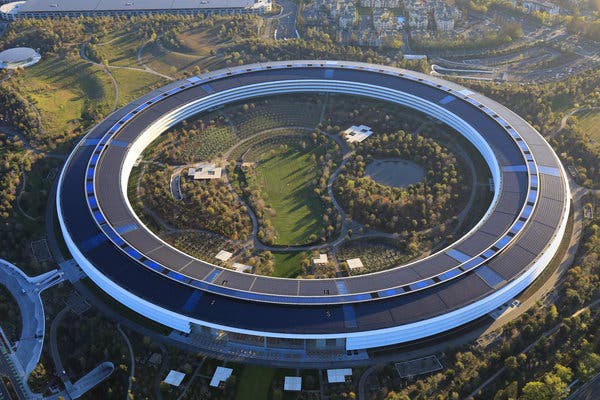 Jony Ive hé lộ bí mật cho thấy trụ sở 5 tỷ USD của Apple thực sự là một con tàu vũ trụ - Ảnh 1.