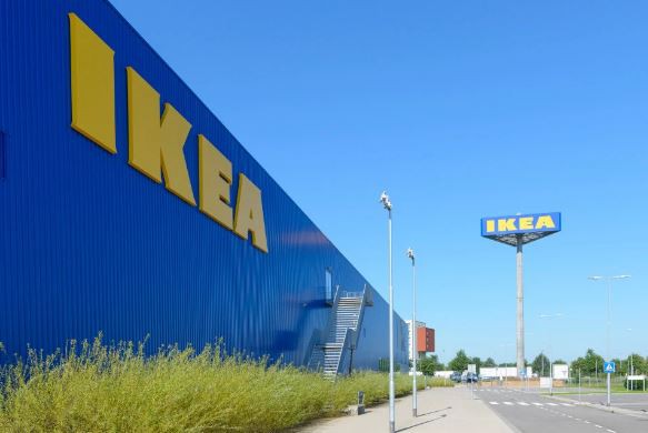 IKEA phát hoảng khi 3000 cô cậu teen đòi chơi trốn tìm trong cửa hàng của hãng, phải nhờ đến cả cảnh sát mới dẹp loạn thành công - Ảnh 1.