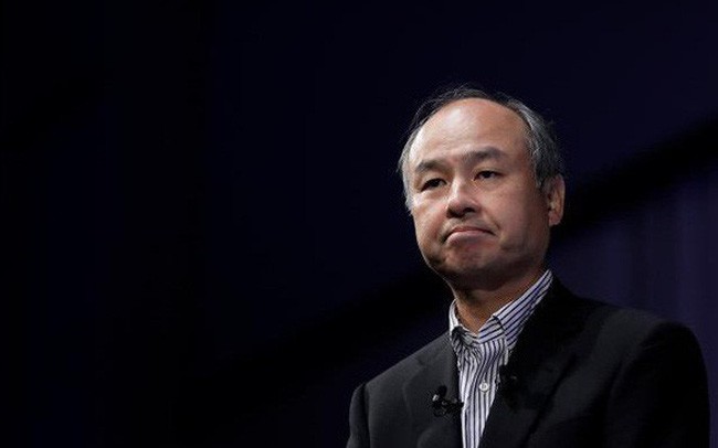 Chuyện gì đang xảy ra với tỷ phú liều ăn nhiều Masayoshi Son: Công ty thua lỗ, các startup đầu tư cũng thua lỗ, định giá giảm tới 1 nửa, nguy cơ trắng tay - Ảnh 1.