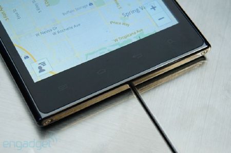 LG Optimus VU ch&iacute;nh thức l&ecirc;n kệ ở Việt Nam với gi&aacute; 13 triệu 11