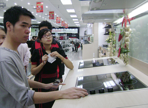 Thị trường điện m&aacute;y: Ế ẩm dịp cuối năm 1