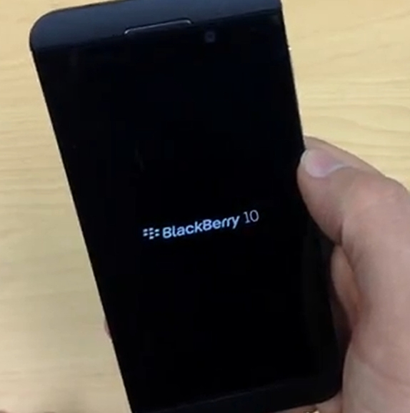 Đập hộp siêu phẩm BlackBerry Z10 3