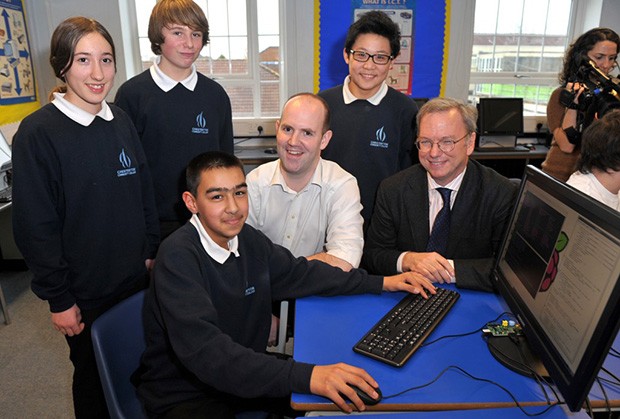 Google tặng trường học tại Anh 15.000 chiếc máy tính Raspberry Pi 1