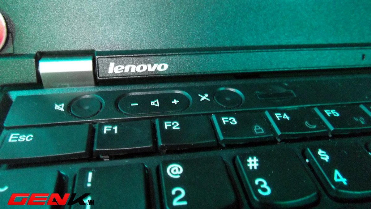 mung-thinkpad-tron-20-lenovo-tung-bung-ra-mat-san-pham-moi
