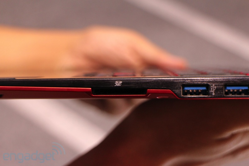 tren-tay-chiec-lifebook-uh75-dung-windows-8-cua-fuitsu
