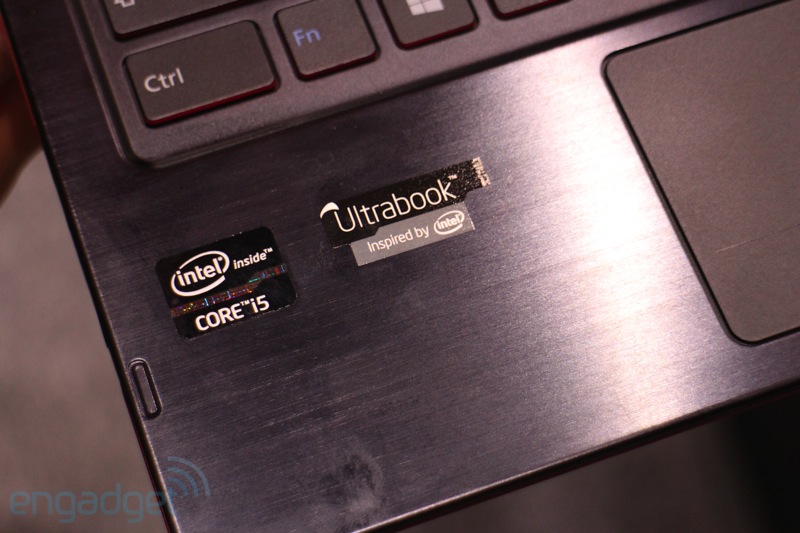 tren-tay-chiec-lifebook-uh75-dung-windows-8-cua-fuitsu
