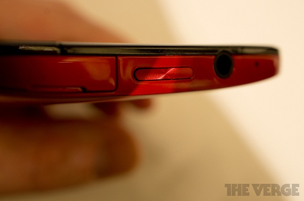 htc-ra-mat-smartphone--butterfly-so-huu-cau-hinh-khung htc-ra-mat-smartphone--butterfly-so-huu-cau-hinh-khung