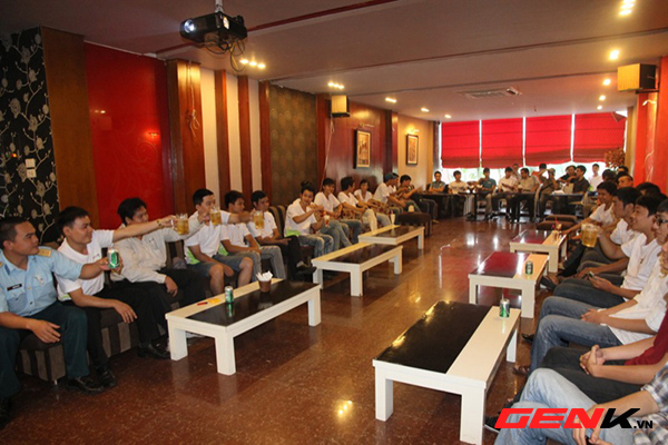 soi-dong-buoi-offline-miss-hkphone-tai-ha-noi
