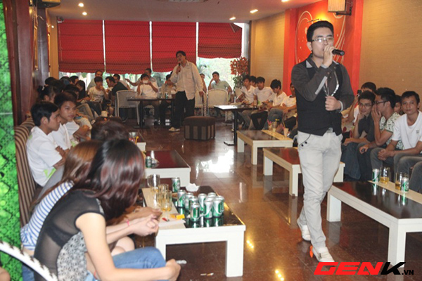 soi-dong-buoi-offline-miss-hkphone-tai-ha-noi
