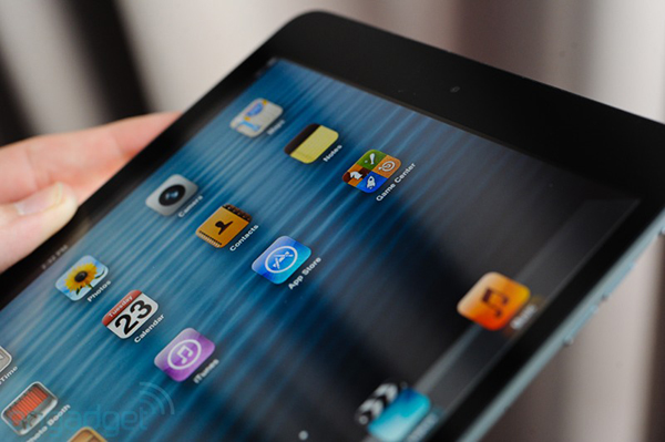 Đ&aacute;nh gi&aacute; iPad mini: Đắt, nhưng xắt ra miếng 4