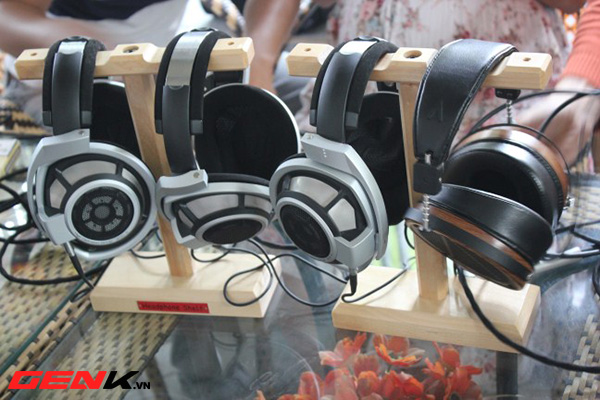 Một ng&agrave;y với c&aacute;c tay chơi headphone &ldquo;khủng&rdquo; đất H&agrave; Th&agrave;nh 4