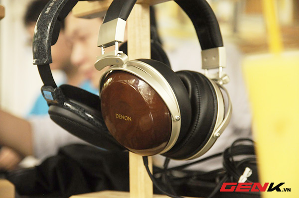 Một ng&agrave;y với c&aacute;c tay chơi headphone &ldquo;khủng&rdquo; đất H&agrave; Th&agrave;nh 11