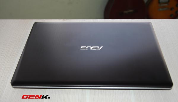 Asus Vivobook S400C: Laptop cảm ứng cho người hay di chuyển 1