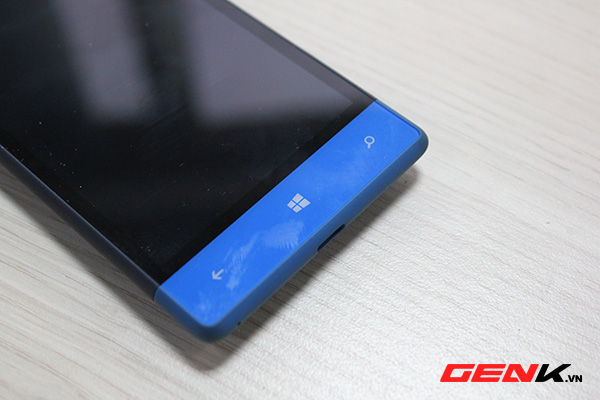HTC 8S: Windows Phone tầm trung sáng giá 2