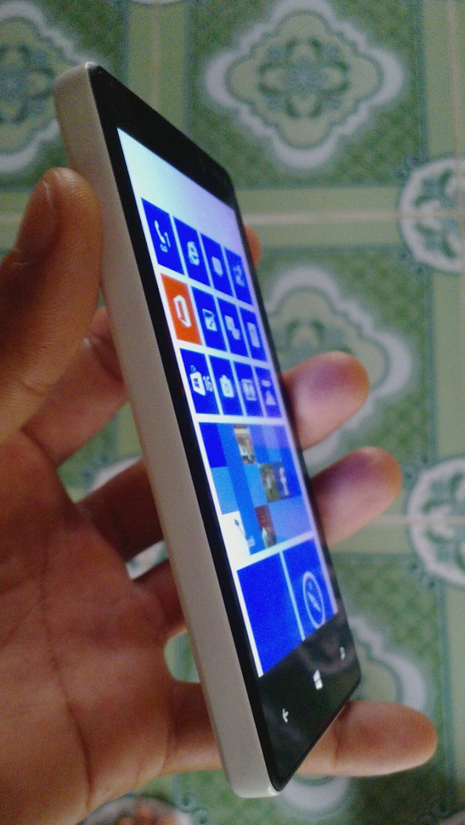 Nokia Lumia 850 lộ diện ở Việt Nam 2