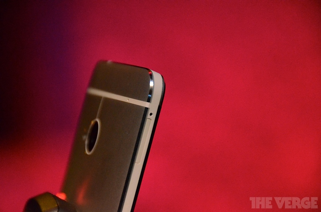 HTC M7 ch&iacute;nh thức ra mắt với t&ecirc;n gọi HTC One đ&uacute;ng như tin đồn 8