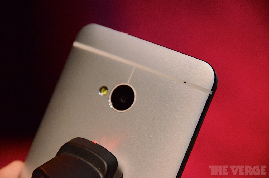 HTC M7 ch&iacute;nh thức ra mắt với t&ecirc;n gọi HTC One đ&uacute;ng như tin đồn 9