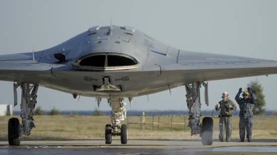 M&aacute;y bay chiến đấu kh&ocirc;ng người l&aacute;i X-47B v&agrave; thử nghiệm mới nhất 1