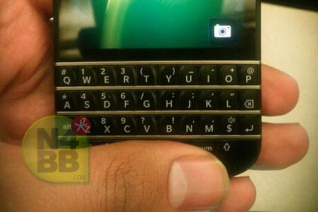 Fan cuồng BlackBerry cũng kh&ocirc;ng th&iacute;ch b&agrave;n ph&iacute;m cứng của X10 1