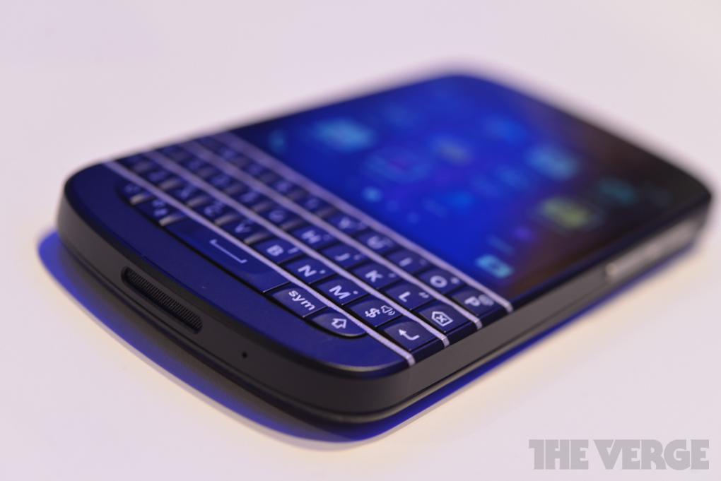 Lộ diện BlackBerry Q10 màu trắng 6