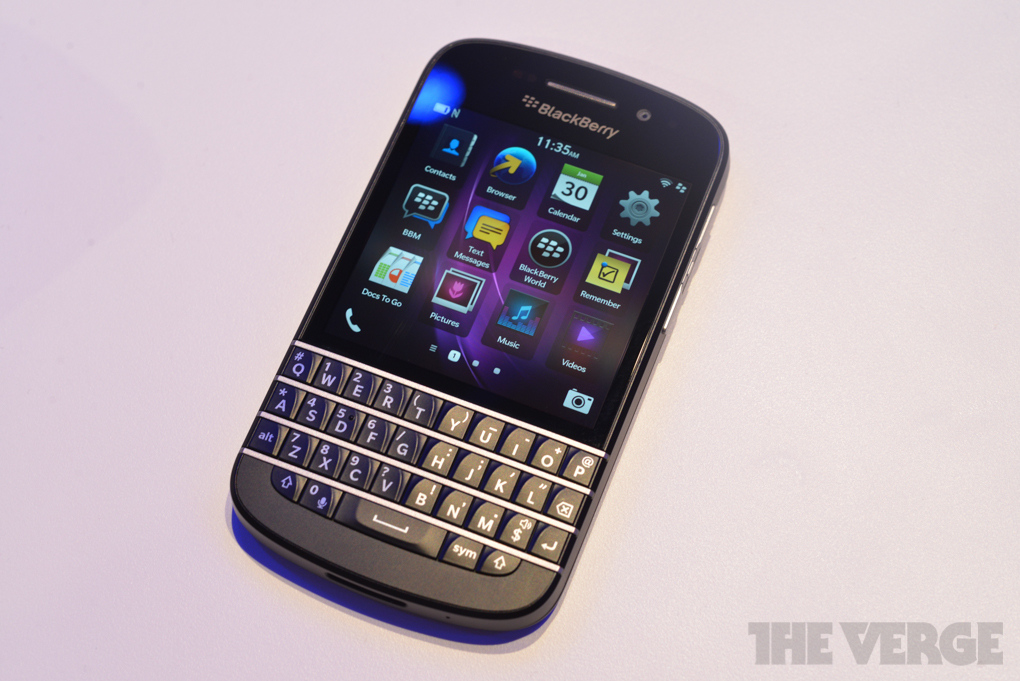 Lộ diện BlackBerry Q10 màu trắng 13