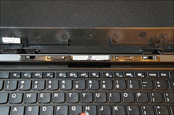 Lenovo giới thiệu ThinkPad Helix: màn hình 11,6 inch, giá khởi điểm 1499 USD 14