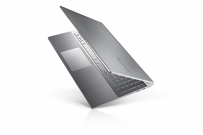 Samsung giới thiệu laptop Series 7 Chronos và Ultrabook Series 7 Ultra 3