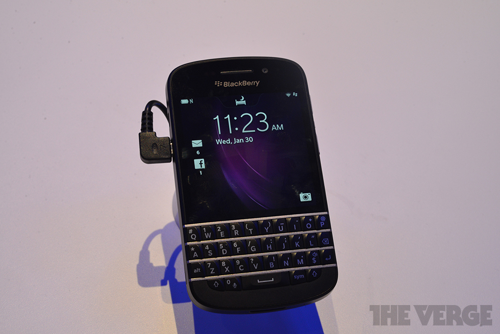 Lộ diện BlackBerry Q10 màu trắng 5