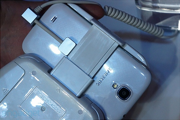 Nguyên mẫu game pad không dây của Samsung, có thể ra mắt vào mùa hè 4