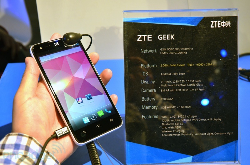 ZTE Geek ra mắt: Chip Intel 2GHz, máy ảnh 8 MP, chạy Jelly Bean 1