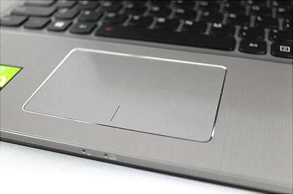 Lenovo IdeaPad Z400 Touch: Giá tốt nhưng màn hình kém 11