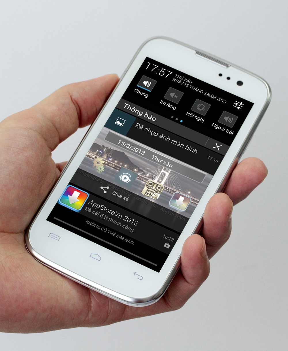 Q-Smart S32: Android 4.1 Jelly Bean, màn hình 4,5 inch 2