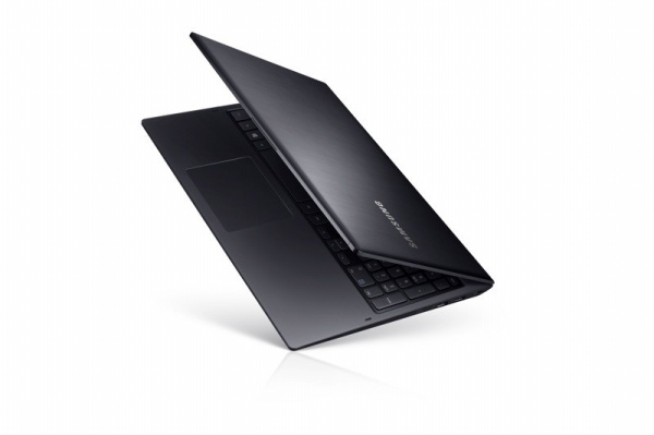 Samsung hợp nhất tất cả PC dưới tên Ativ, công bố 2 laptop cùng công nghệ SideSync mới 6