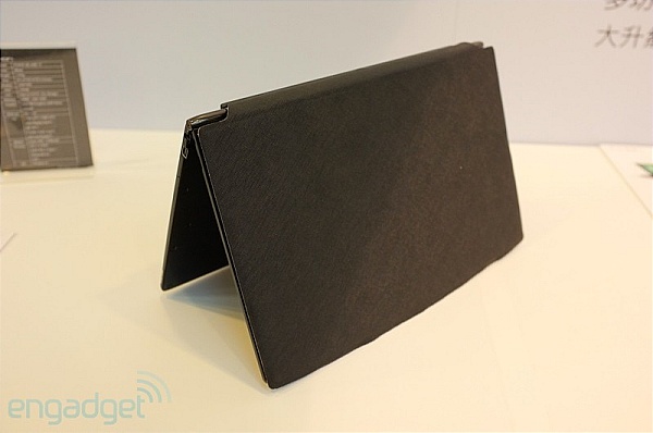 Carbon Tablet: Máy tính lai với thiết kế lạ 29