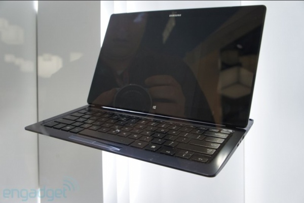 laptop-2-man-hinh-cua-samsung-tai-ifa-2012
