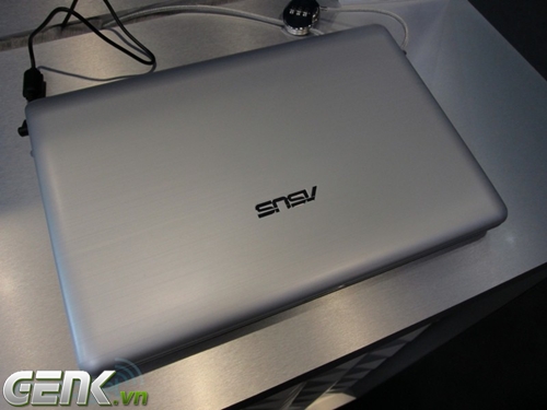 CeBIT: ASUS giới thiệu laptop chơi game G74SX cùng hai netbook Eee PC