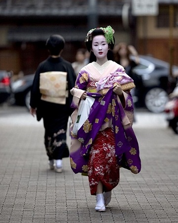 mot-cai-nhin-toan-dien-ve-geisha