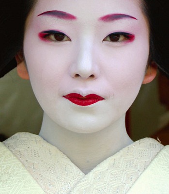 mot-cai-nhin-toan-dien-ve-geisha