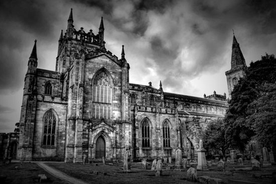 chup-anh-den-trang-nghe-thuat-voi-dramatic-black--white