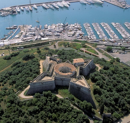 10 pháo đài kiên cố với kiến trúc hình sao ấn tượng 1