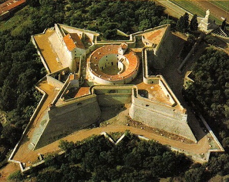 10 pháo đài kiên cố với kiến trúc hình sao ấn tượng 2