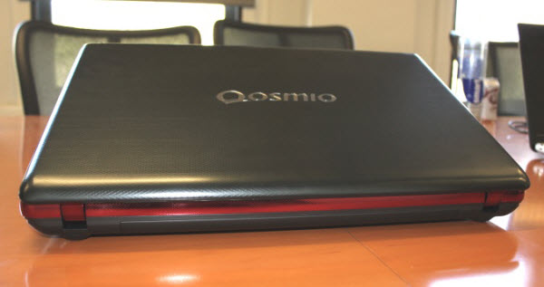 Thực tế laptop chơi game "khủng" Toshiba Qosmio X875 