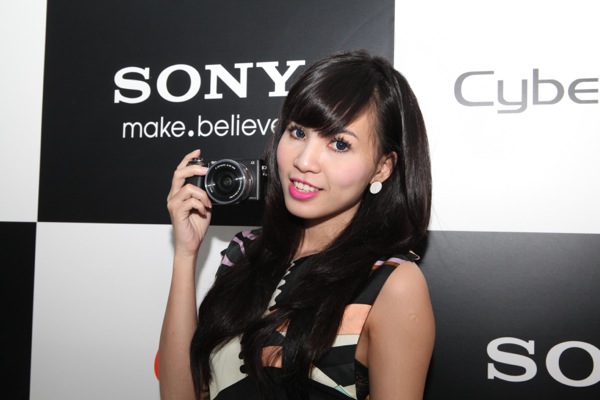 Sony giới thiệu ba d&ograve;ng m&aacute;y ảnh ống k&iacute;nh rời tại Việt Nam: A99, NEX-5R, NEX-6 2